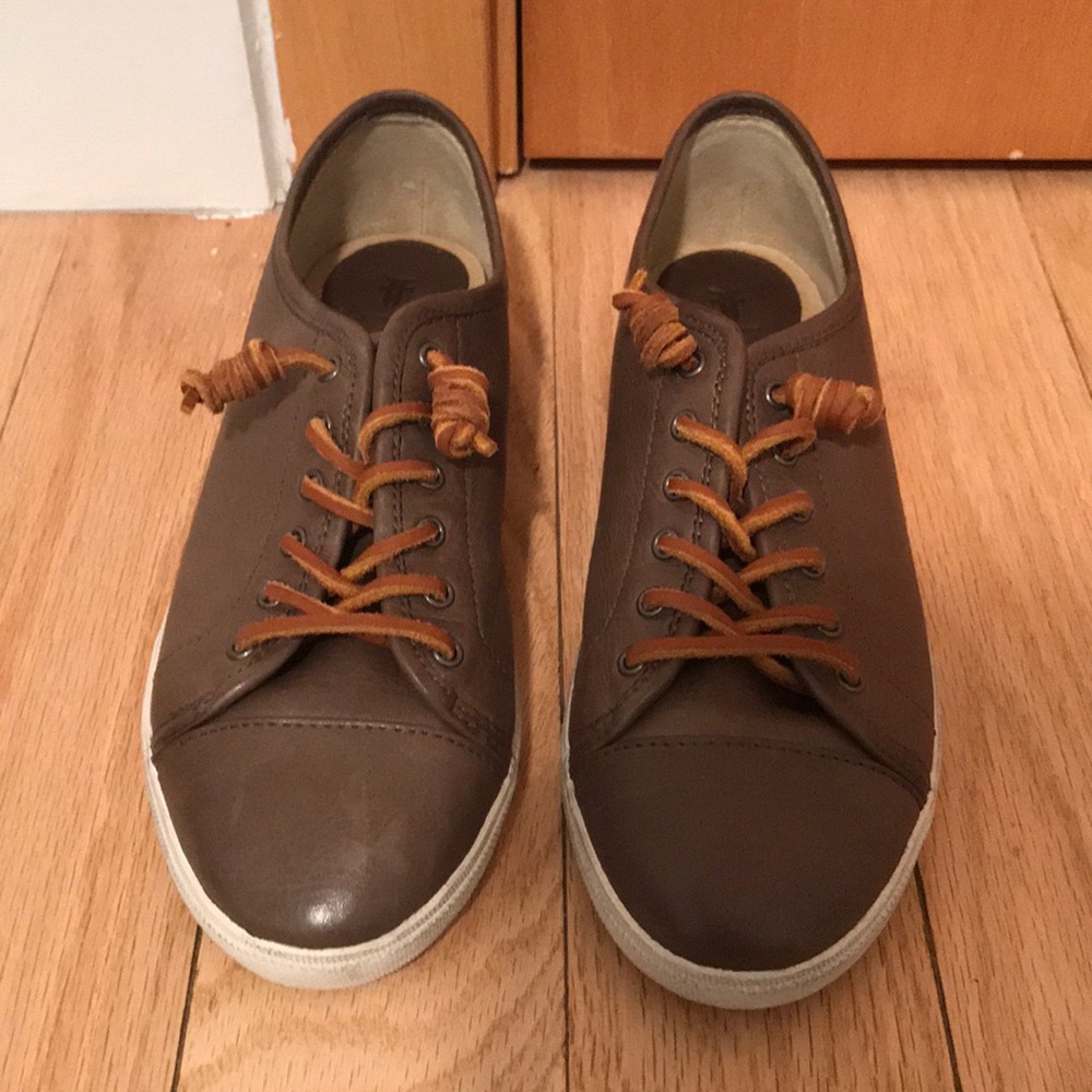 EUC Frye Leather Sneakers size 8